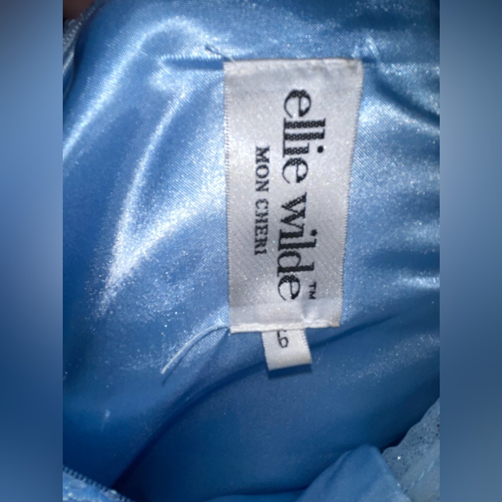 Ellie Wilde prom dress - Picture 4 of 6